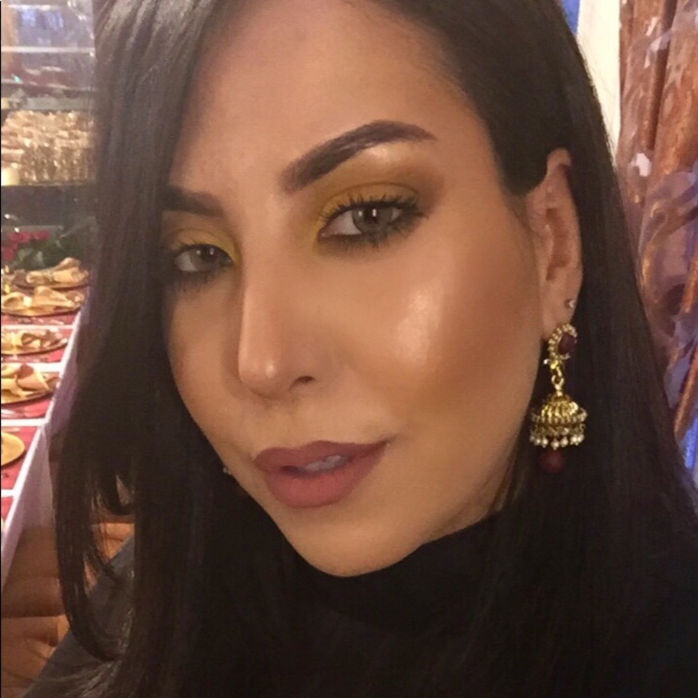 Meet your Posher, Hajer